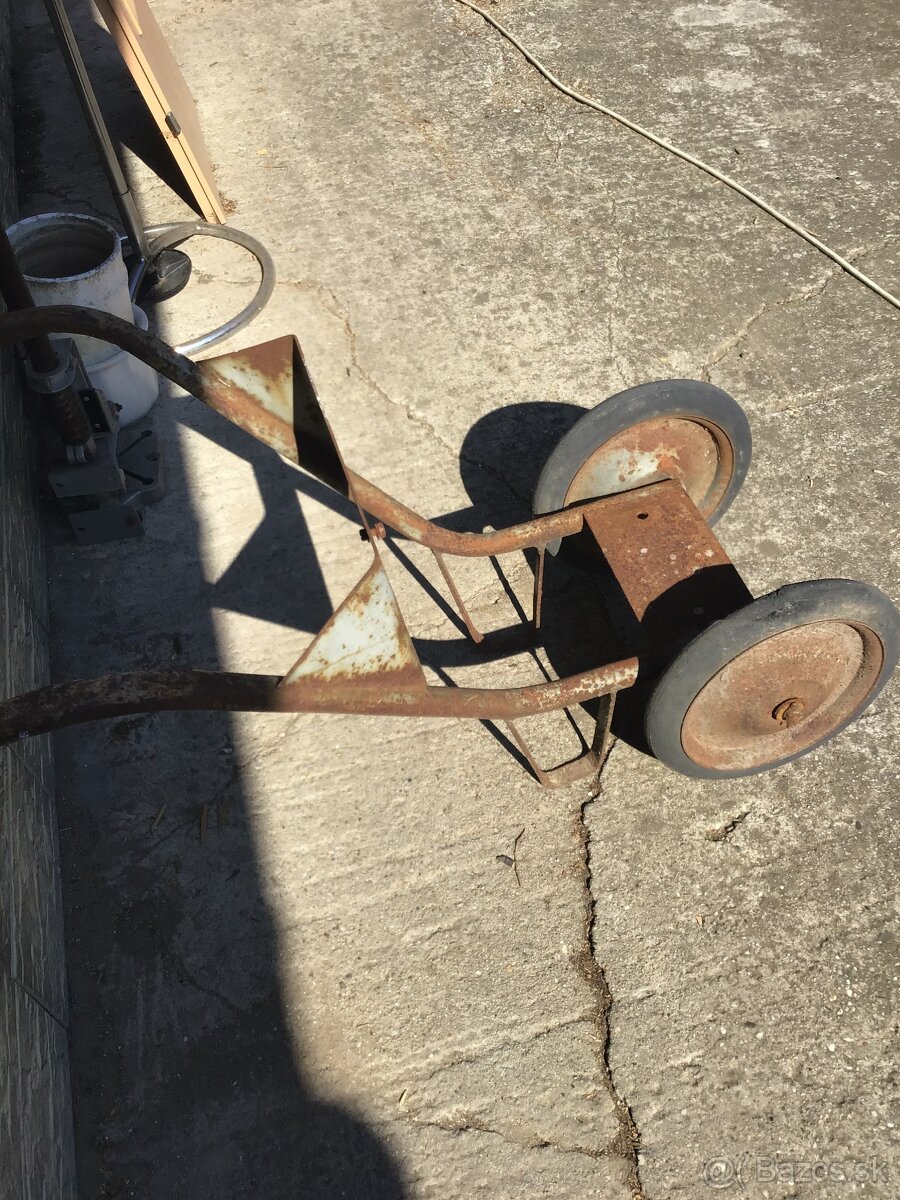 RUDLA NA FLAšE A SUDY AJ VYMENíM - 6