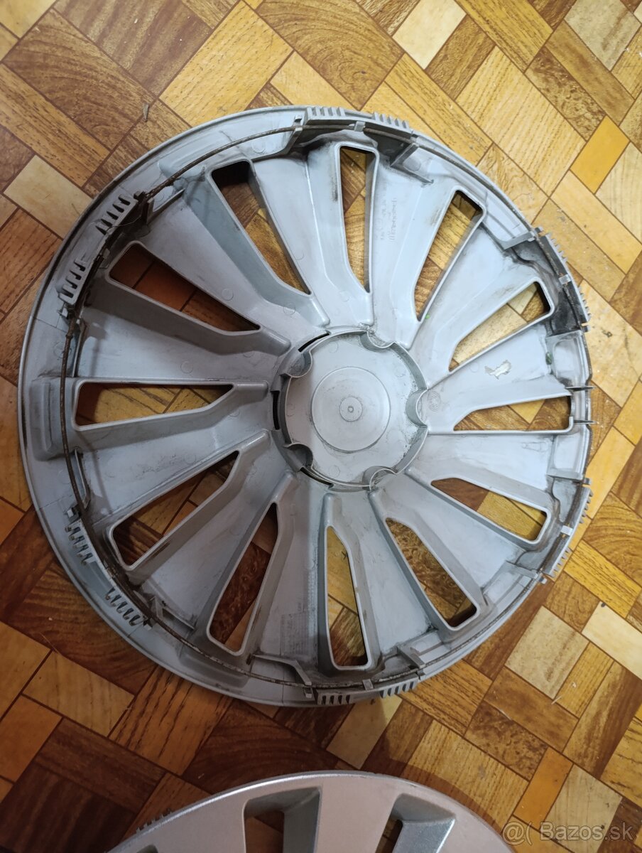 Predam puklice škoda Octavia 2 r16 - 6