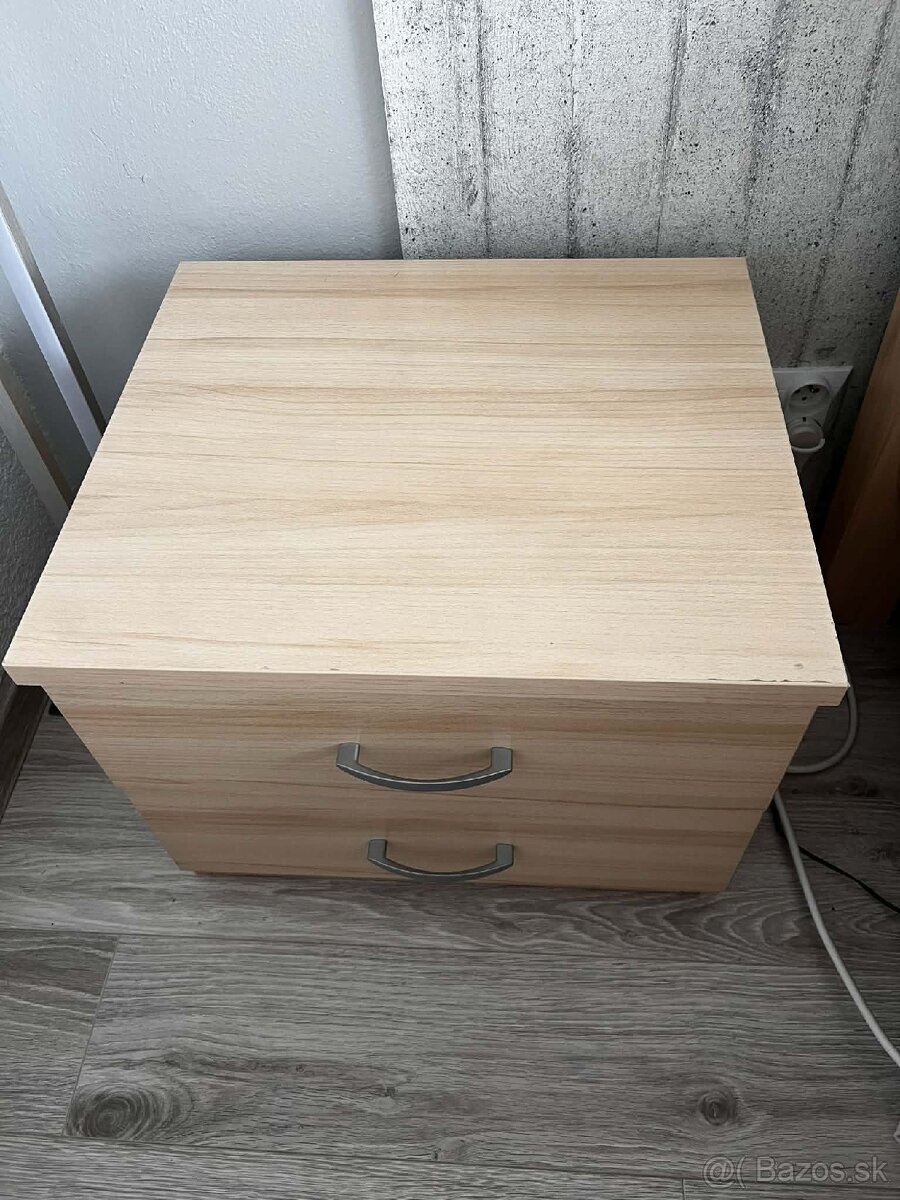 Postel + dva nočne stoliky - 6