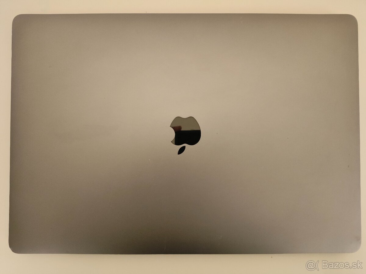 MacBook Pro 16 (2019) | Intel Core i9 2.3 GHz • 16 GB RAM • - 6