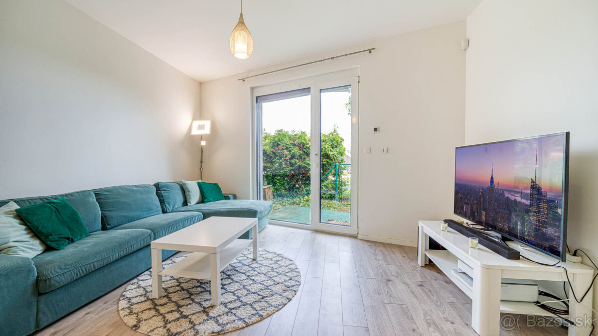 Príjemný 3-izbový byt s predzáhradkou a parkovaním TRI VODY - 6