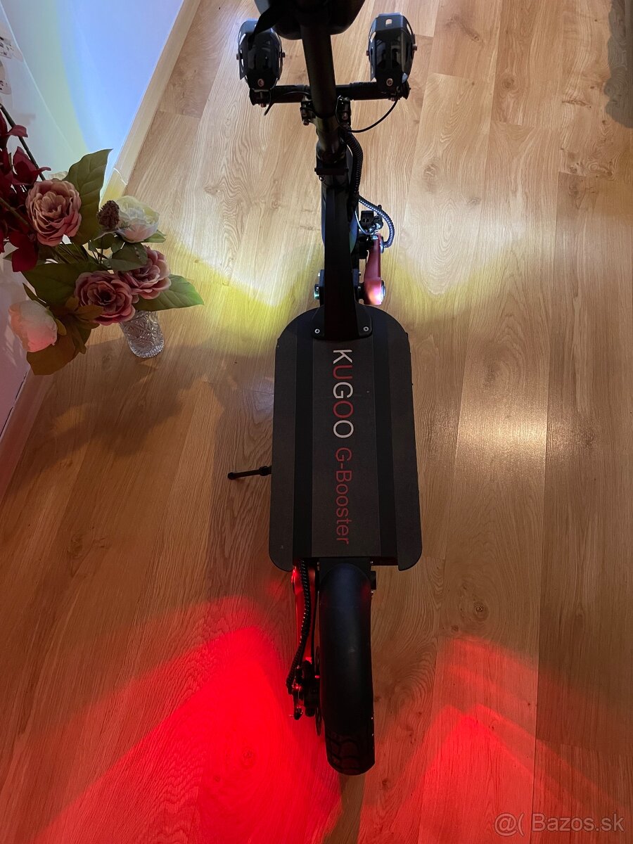 Kugo G-Booster (silná elektrická kolobežka) - 6
