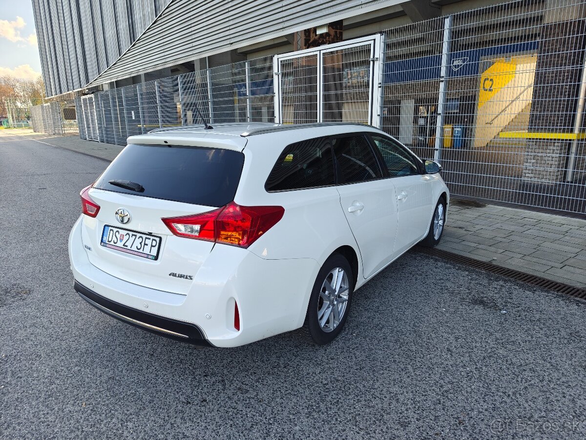 Toyota Auris 2014. 1,4 diesel - 6