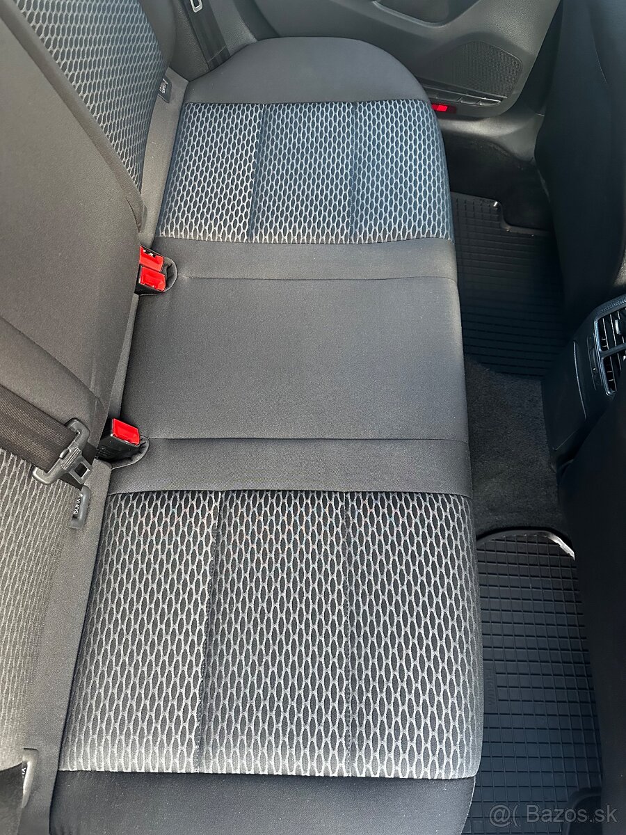 PREDÁM AUTO ZNAČKY VOLKSWAGEN GOLF - 6