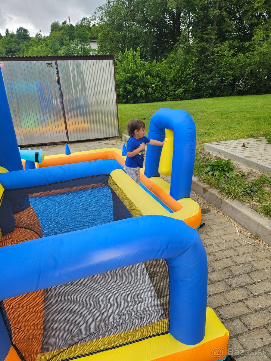Skákací hrad Zábavné centrum - 6