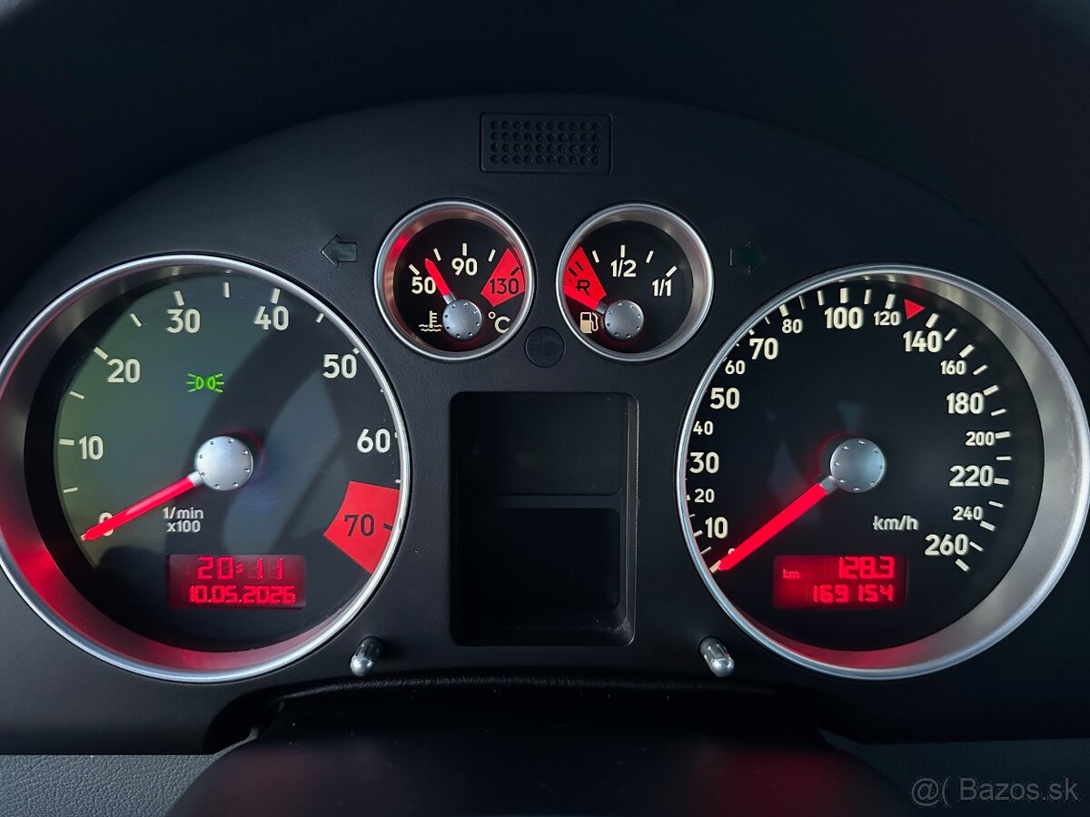 Audi TT 1.8T quattro - 6