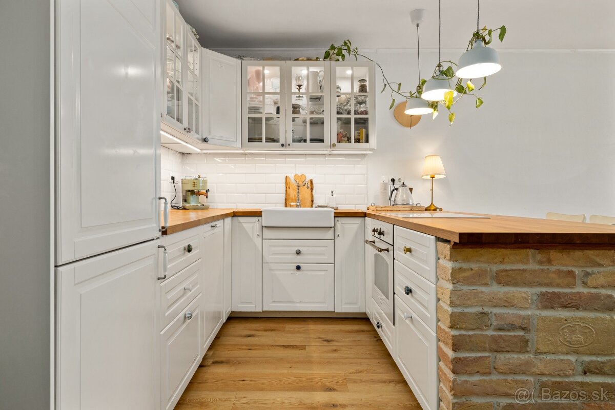 NA PREDAJ- KRÁSNY- 4- IZBOVÝ DOM- HRUBÁ BORŠA - 6