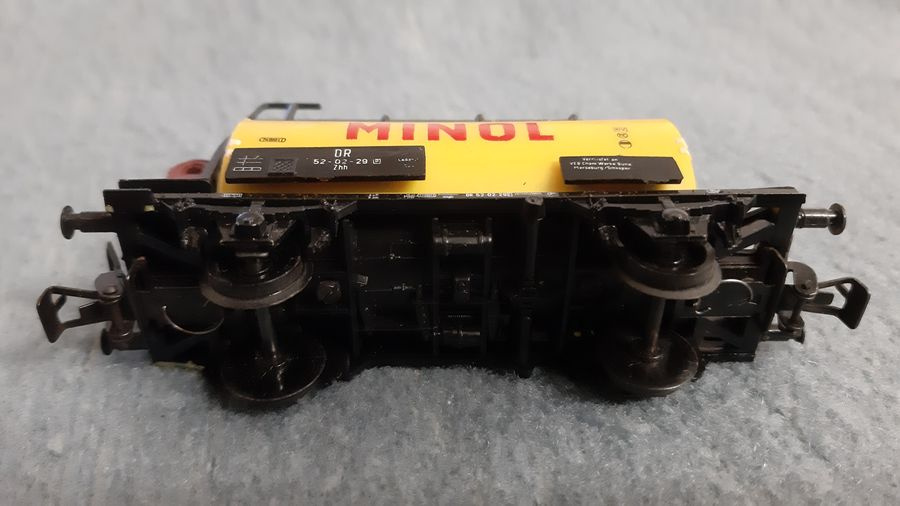 Vláčiky - cisterna MINOL PIKO H0 - 6