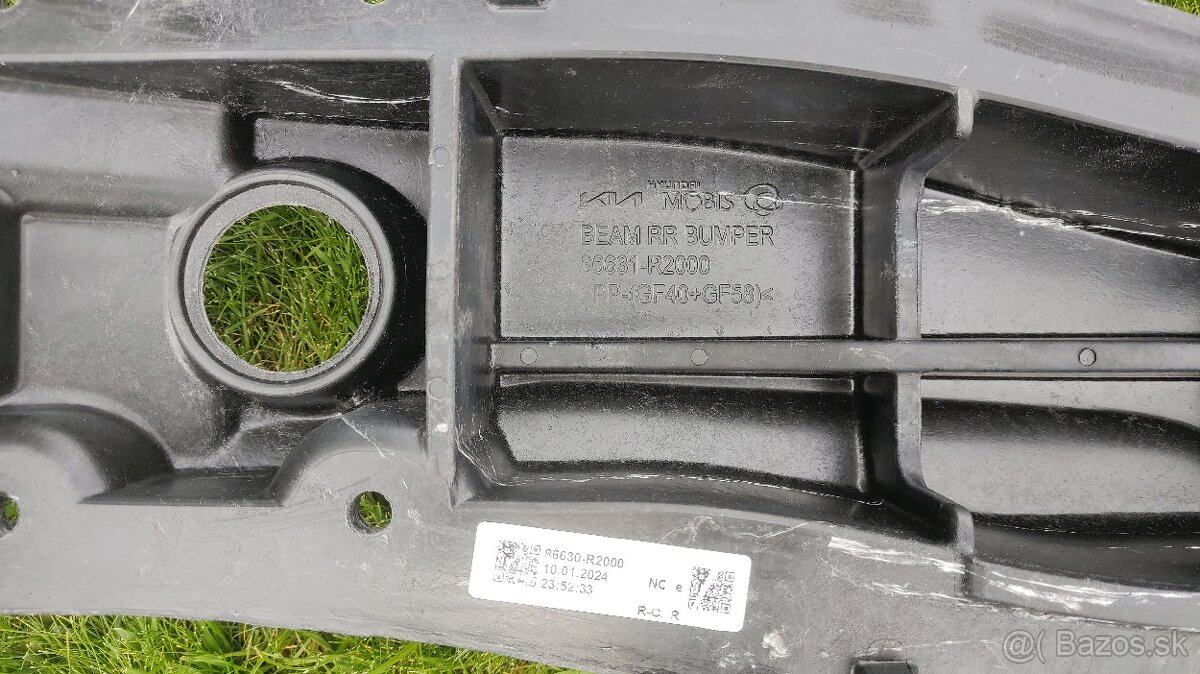 Kia Sportage 5 V a Kia Rio 4 IV - vystuha naraznik celo - 6