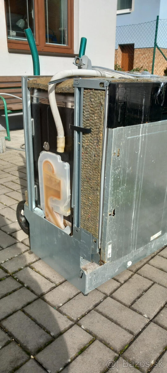 Vstavaná umývačka Whirpool 60 l. - 6