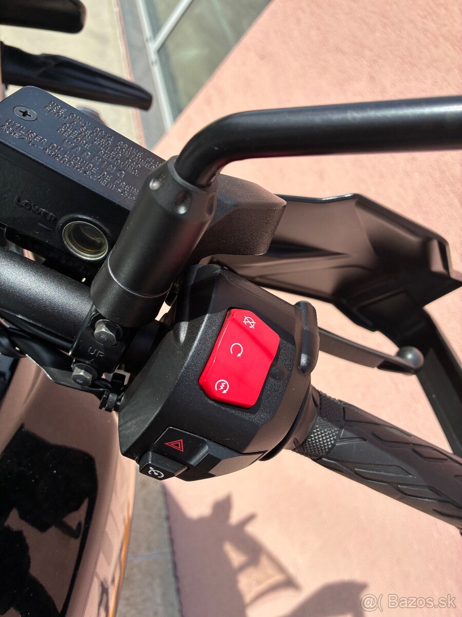 Suzuki Vstrom 1050 - 6
