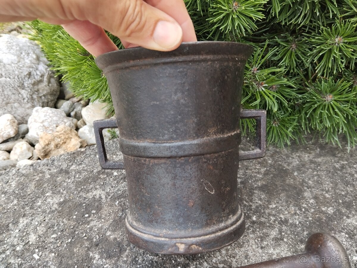 Velký hmoždíř s uchy a tloukem - 6