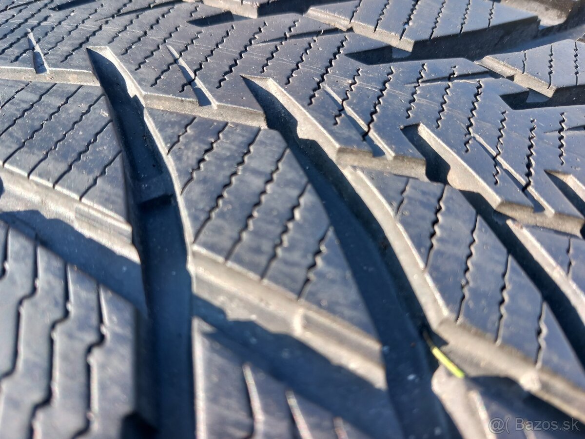 245/45 r18 zimne pneumatiky nokian - 6