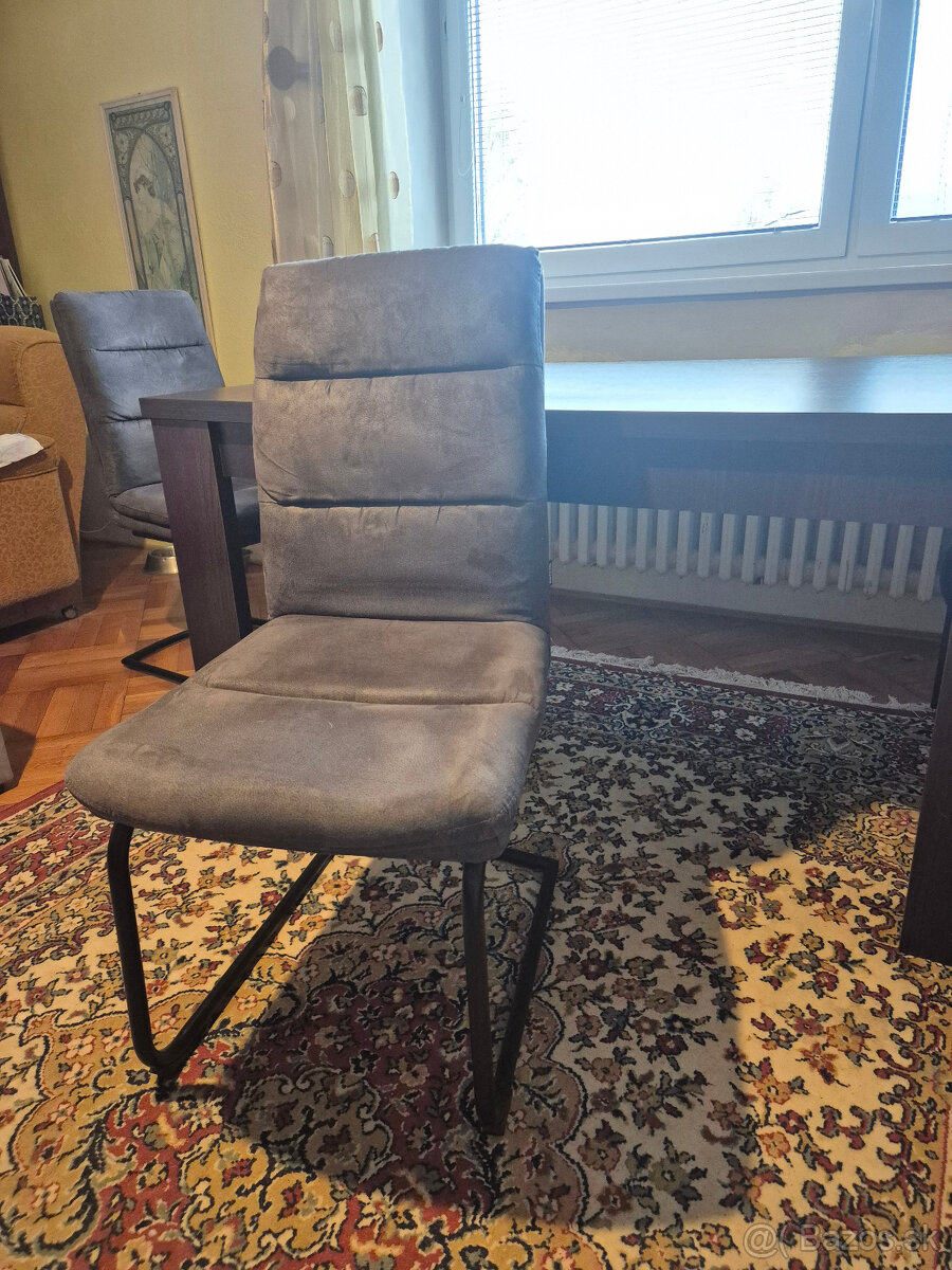 Predám jedálenský stôl a stoličky - 6