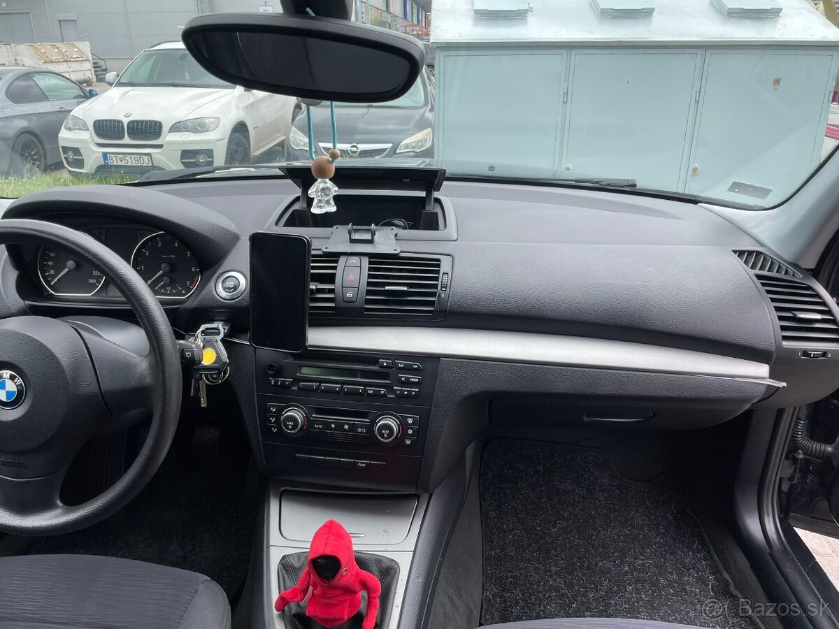 BMW 118i - 6