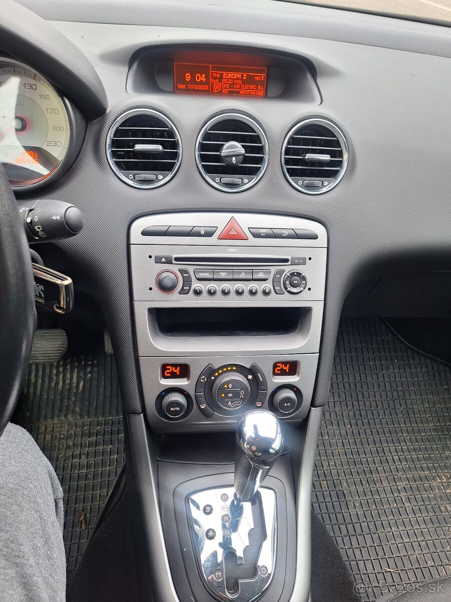 PEUGEOT 308 SW 1,6 BENZÍN AUTOMAT NOVÁ STK,EK 12/2027 - 6