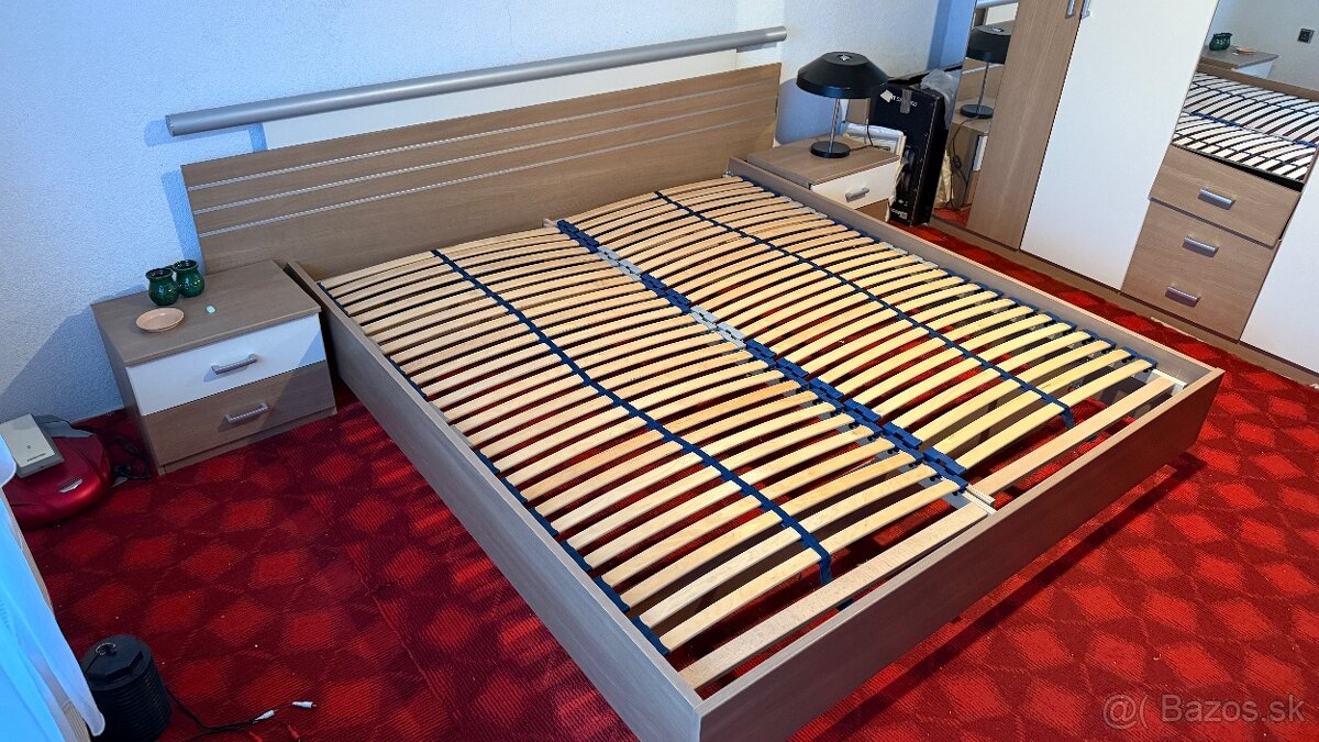 Predam kompletnú spálen,skrine , posteľ ,rošty stoliky - 6