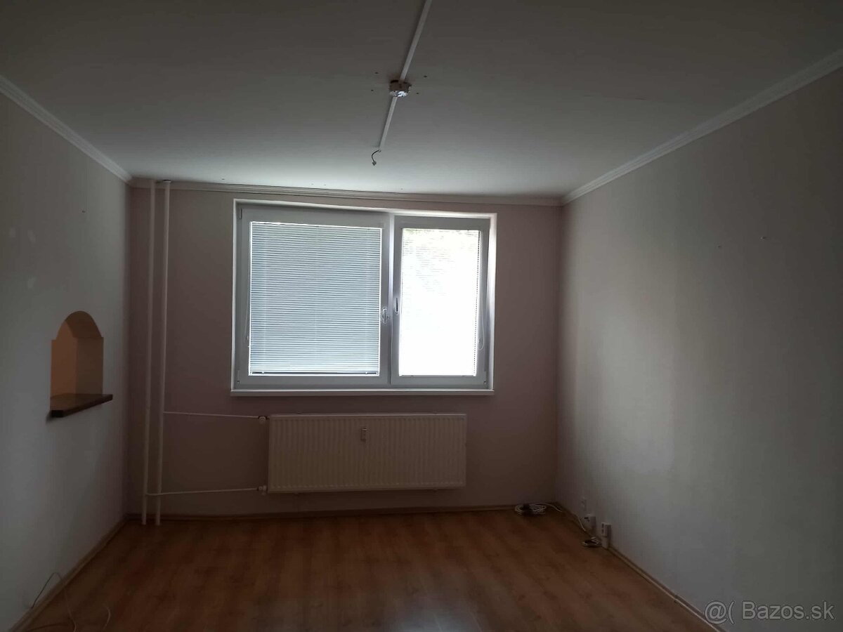 Prenájom 3 izbový byt - 6