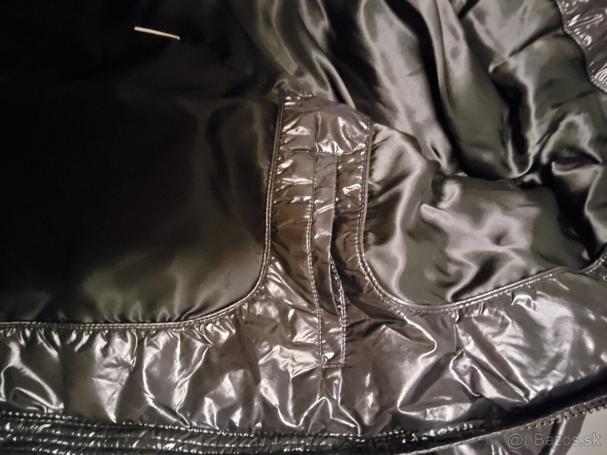 Dámska Páperová čierna lesklá nadýchana bunda L - M 22 € - 6