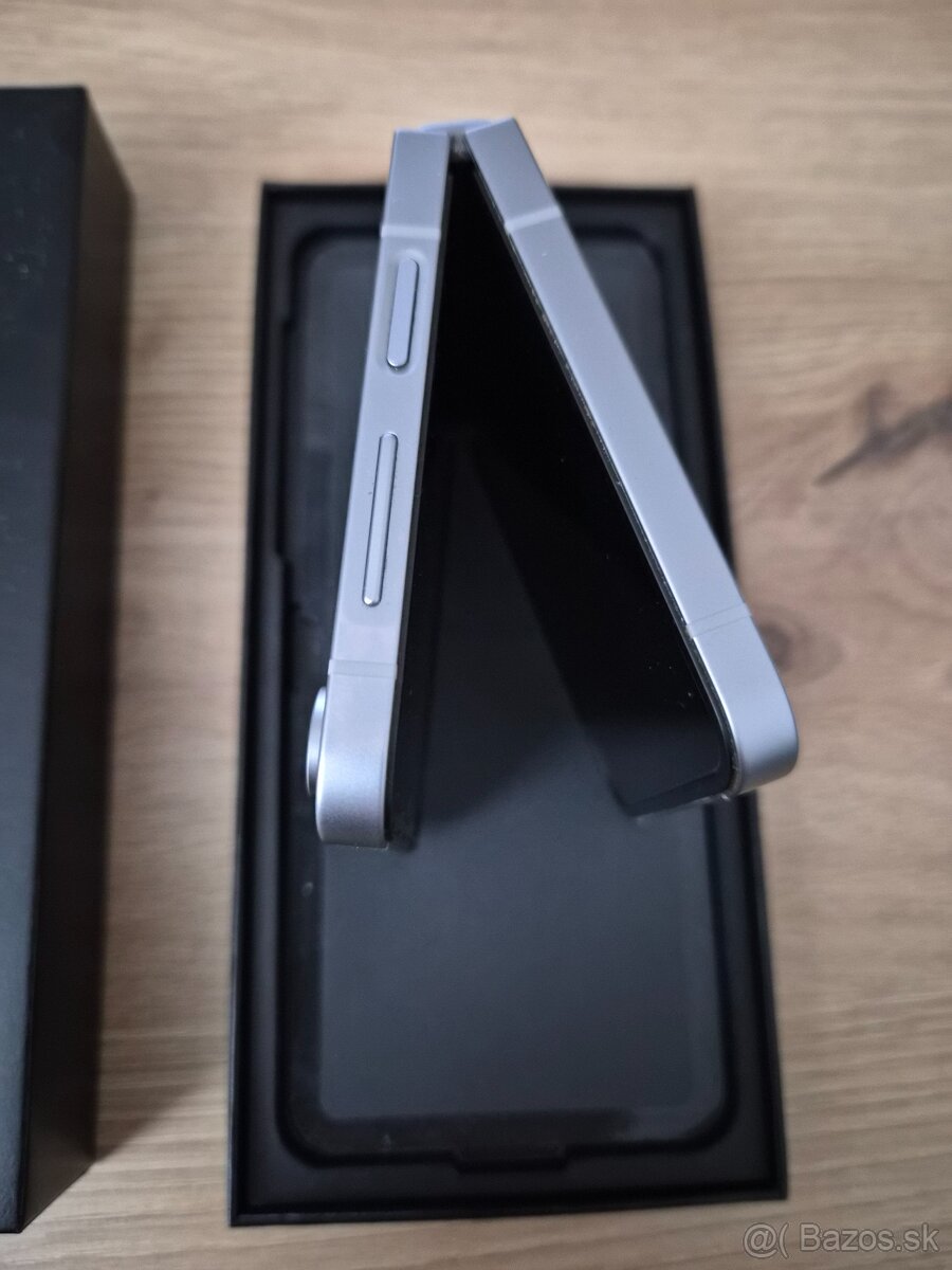 Samsung Z flip 6 12/512Gb - 6