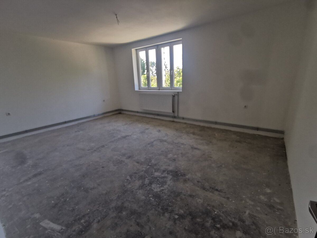 MAĎARSKO - HEJCE - PEKNÝ 4 IZBOVÝ ZREKONŠTRUOVANÝ RD - 6