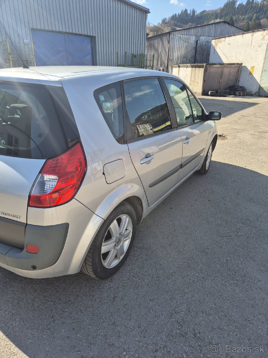Renault Megane Scenic - 6