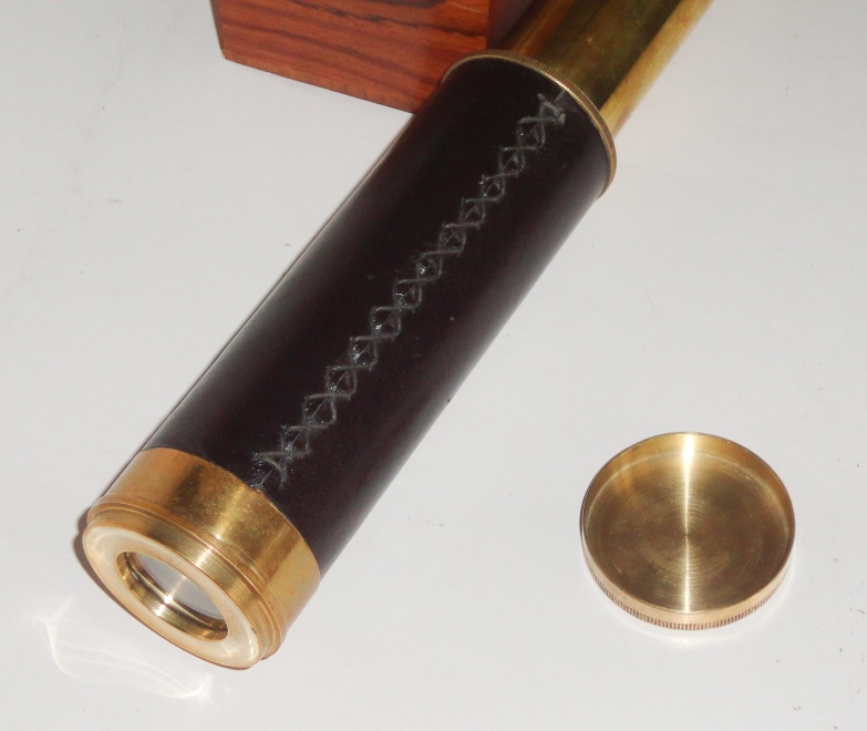 Monokulárny mosadzný ďalekohľad. - 6
