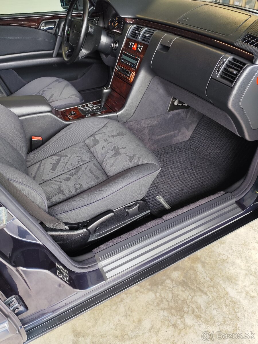 Mercedes-Benz E trieda Sedan 320 - 6