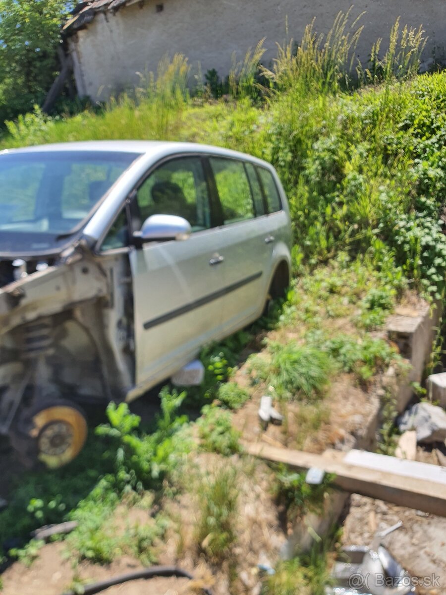 Volkswagen Touran - 6