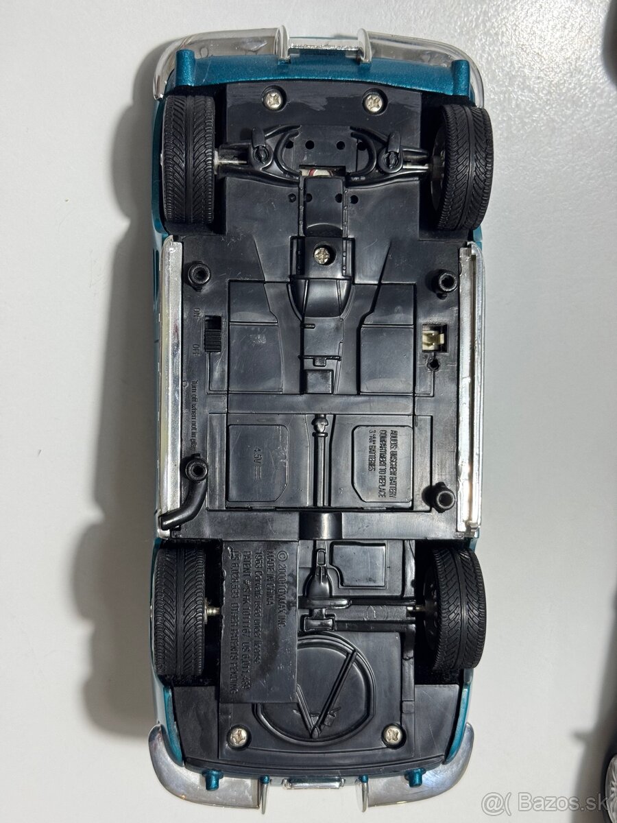 Autíčka hračky 1:24 (Corvette, VW Chrobák, Toyota) - 6
