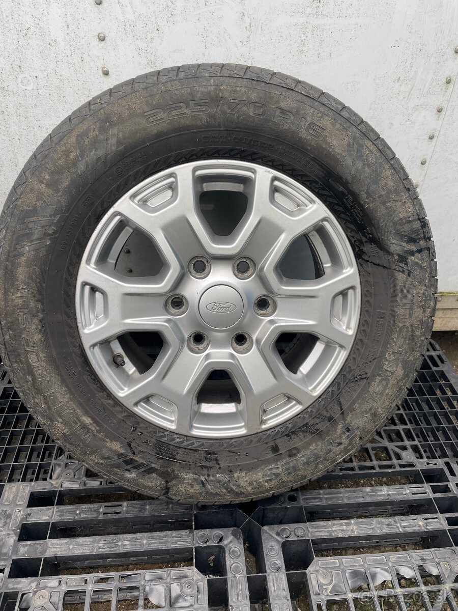 PREDÁM sadu 16" ALU disky Ford + letné pneumatiky NOKIAN - 6