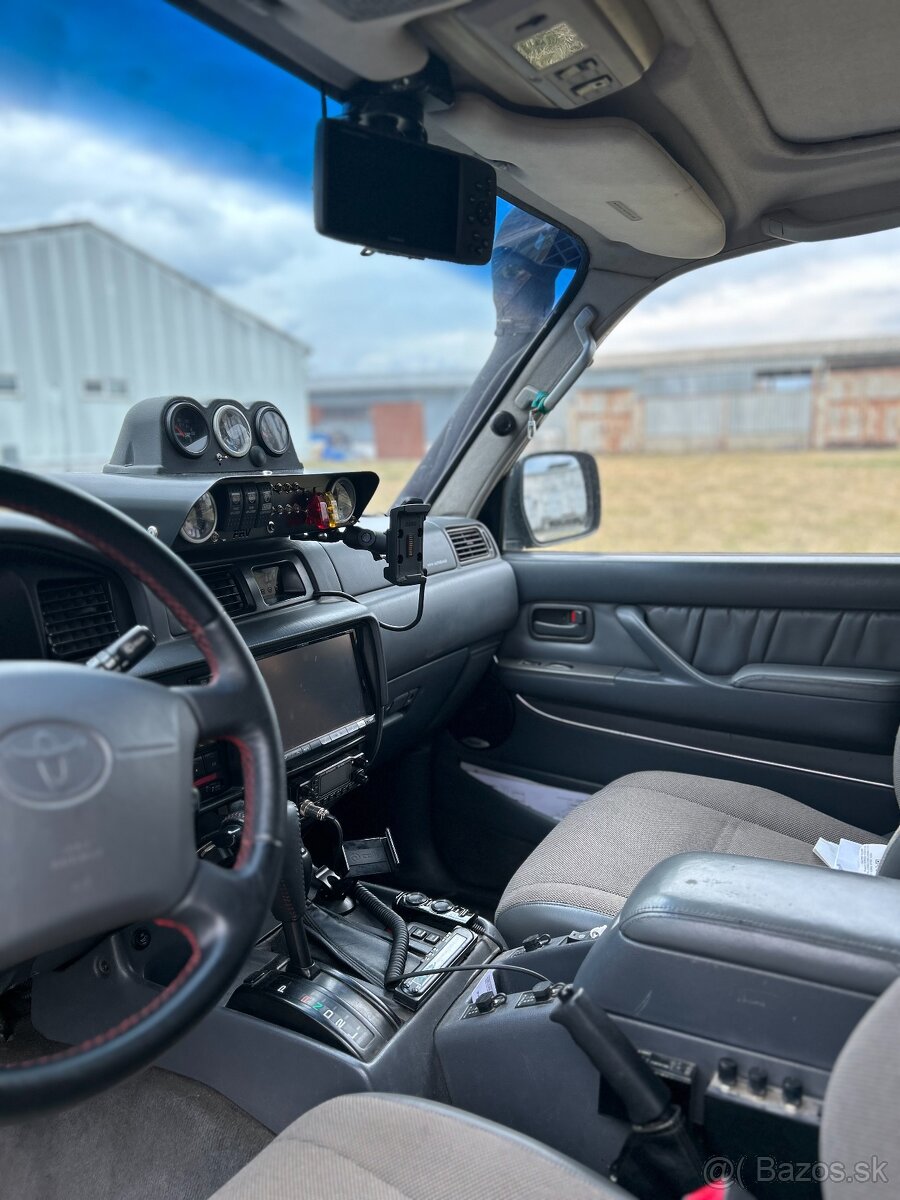 TOYOTA LANDCRUISER 80 - 6