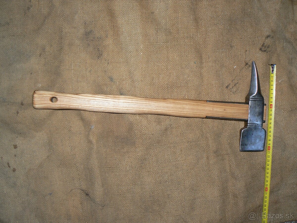 Staré hasičské,požární věci-plaketa a odznak-sekerka - 6