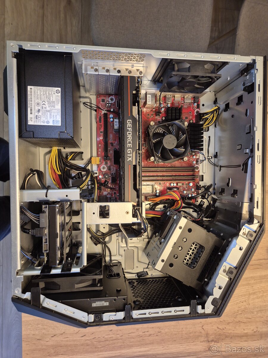 Herny PC OMEN - 6