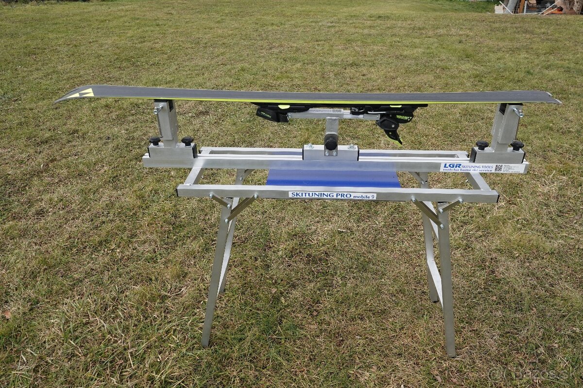 Servisný stolík na servis lyží - 6