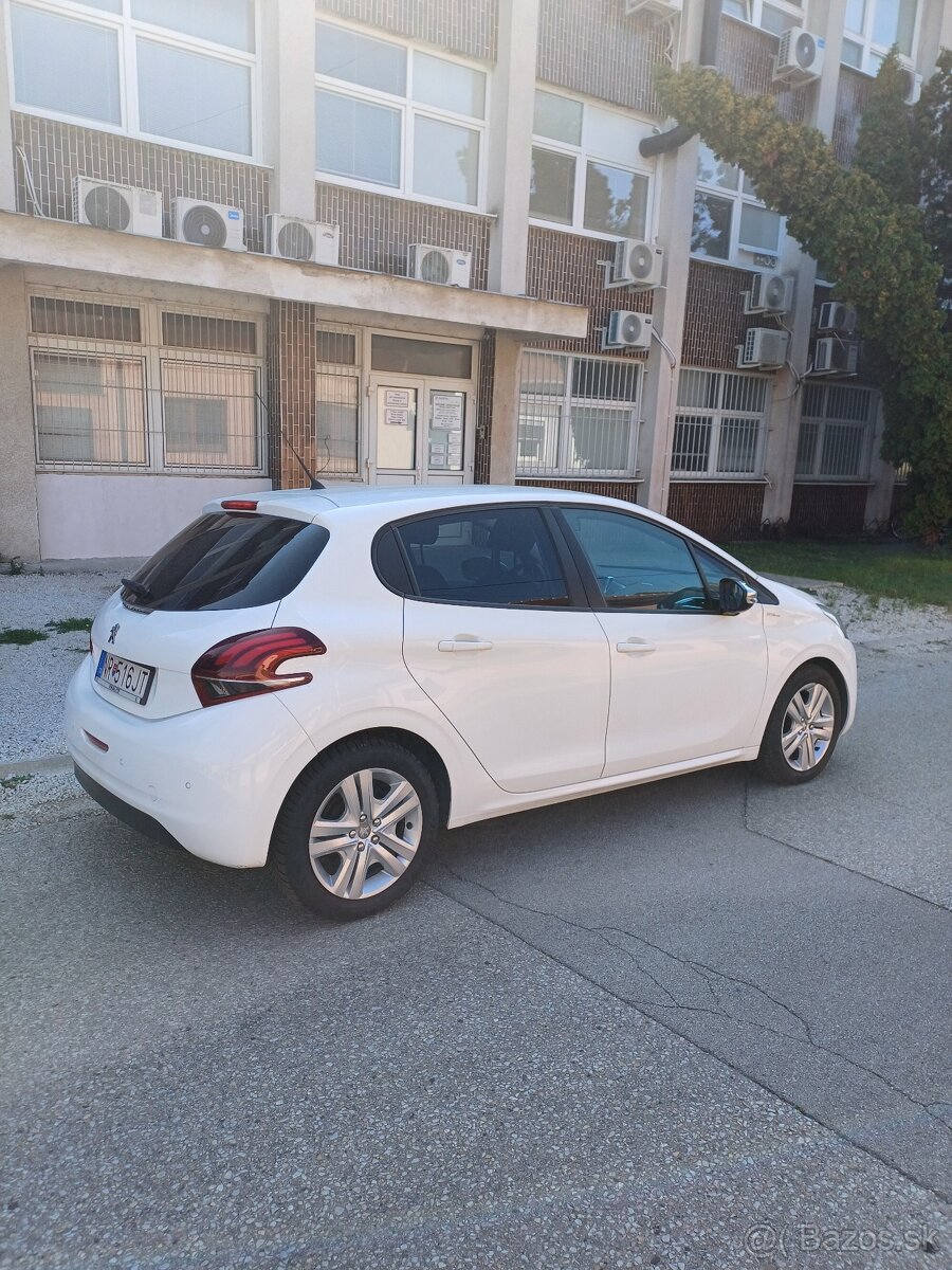 Peugeot 208 vo vybave Style - 6