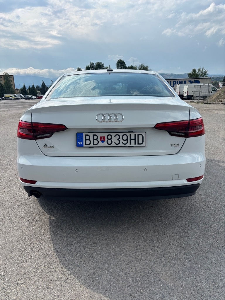 Audi A4 sedan 2.0 - 6