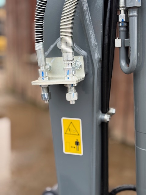 Pásový bagr Eurotrac HE20 - 6