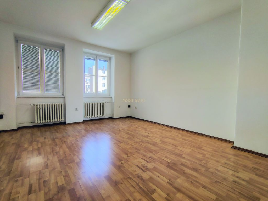 Veľkorysý administratívny priestor 260 m² - Odborárske námes - 6