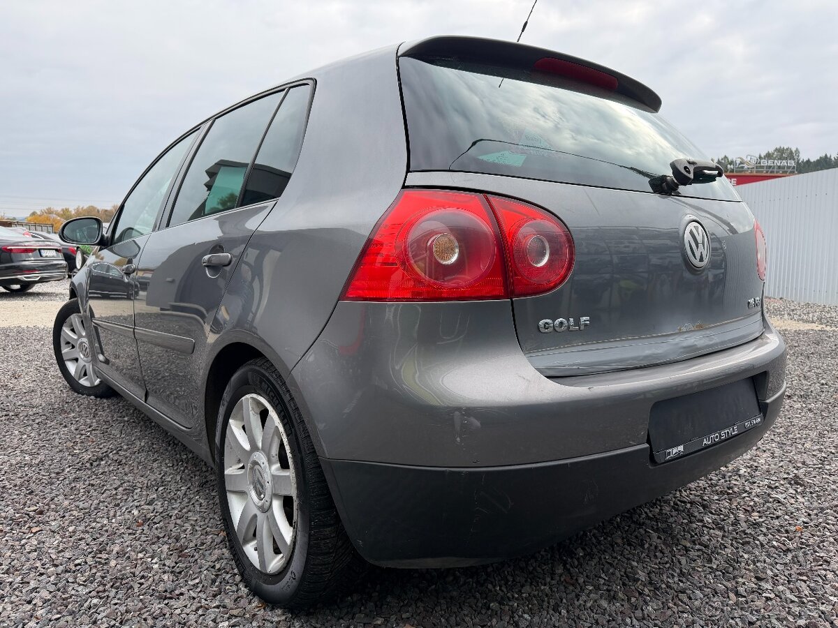 Volkswagen Golf 1.6 FSI Trendline - 6