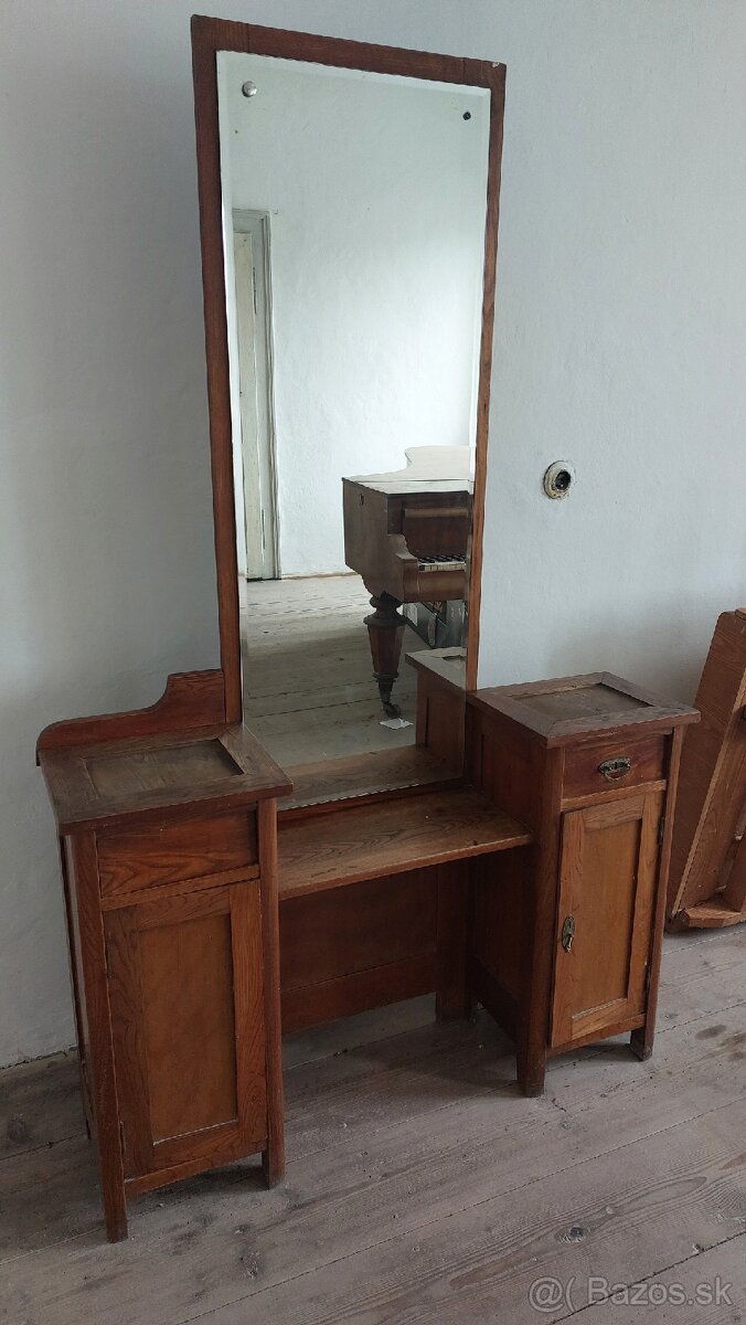 Starý toaletný stolík - 6