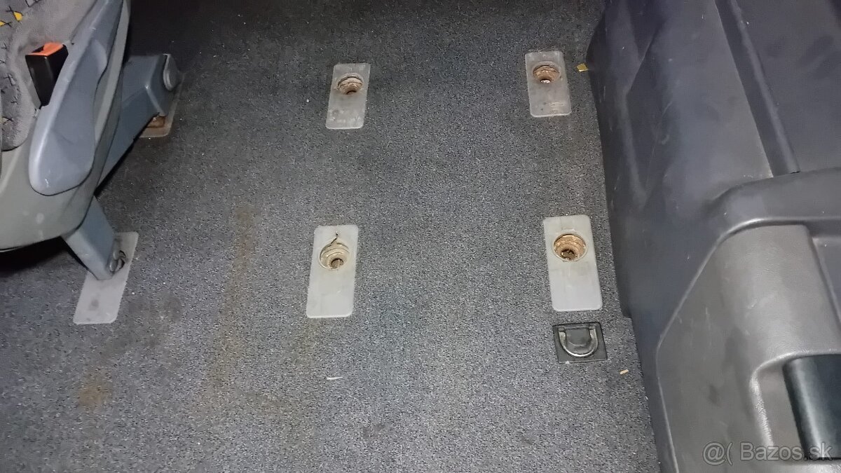 Trojsedacka Mercedes w638 - 6