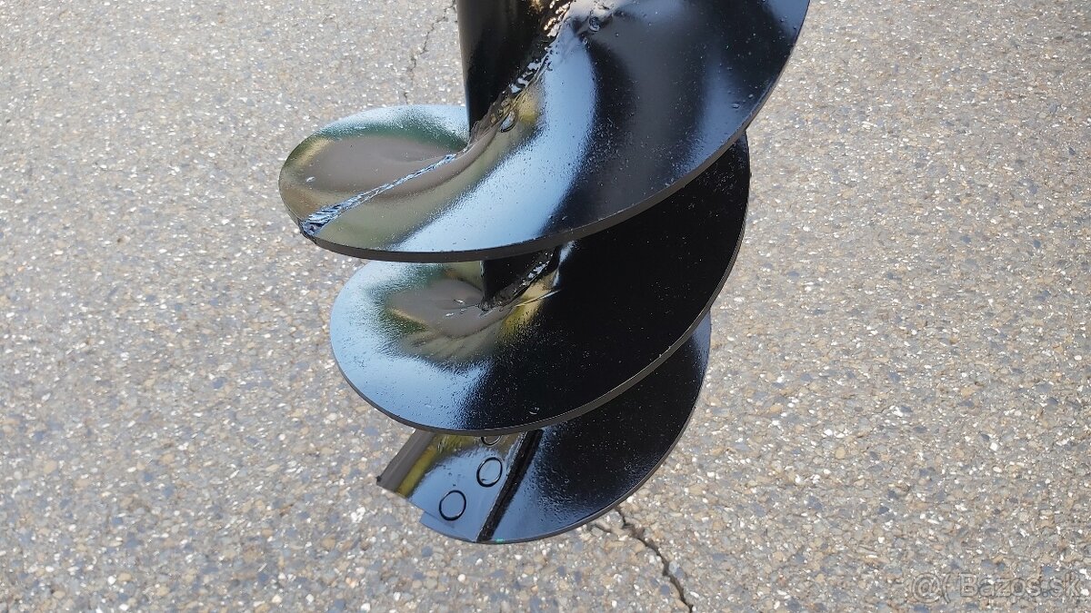 PŮDNÍ VRTÁK ZA TRAKTOR - 6