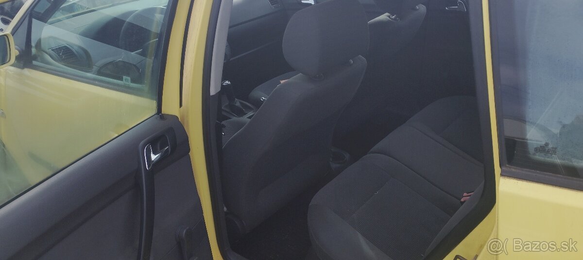 Predám wolsfagen Polo 1.4 benzín - 6