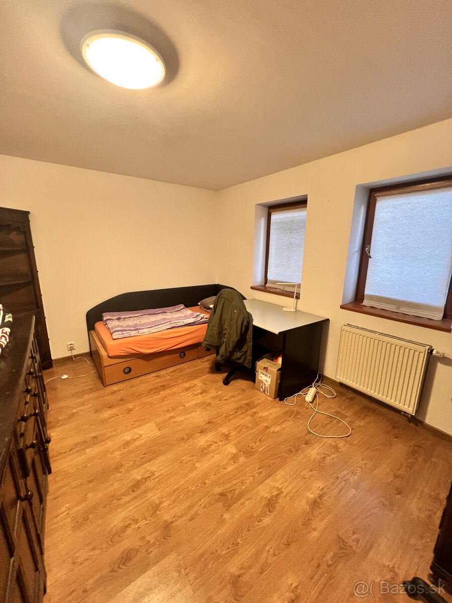 Prenajmeme 4-izbový byt v centre, 110m2 s balkónom - 6