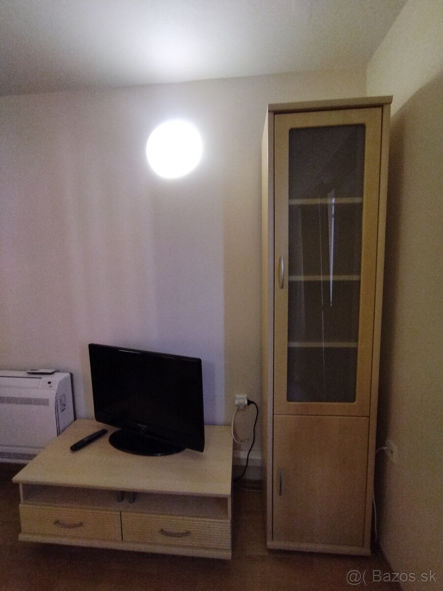 Obývacia zostava - konferenčné stolíky, skrinky - 6