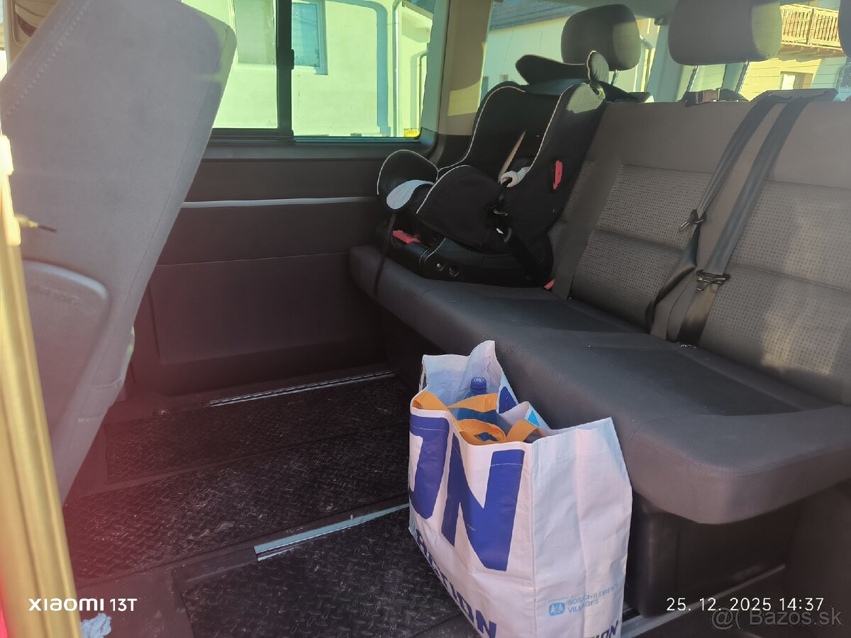 Volkswagen multivan T5 rok 2005 96 kW AXD - 6