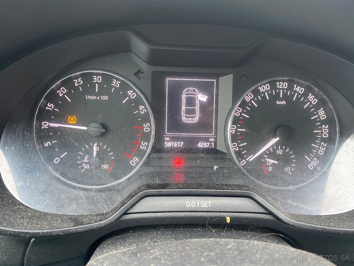 Predam skodu octaviu 3 1.6tdi manual - 6