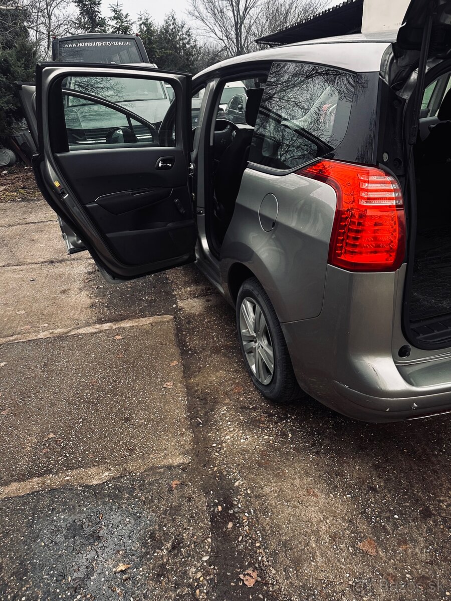 Peugeot 5008 - 6