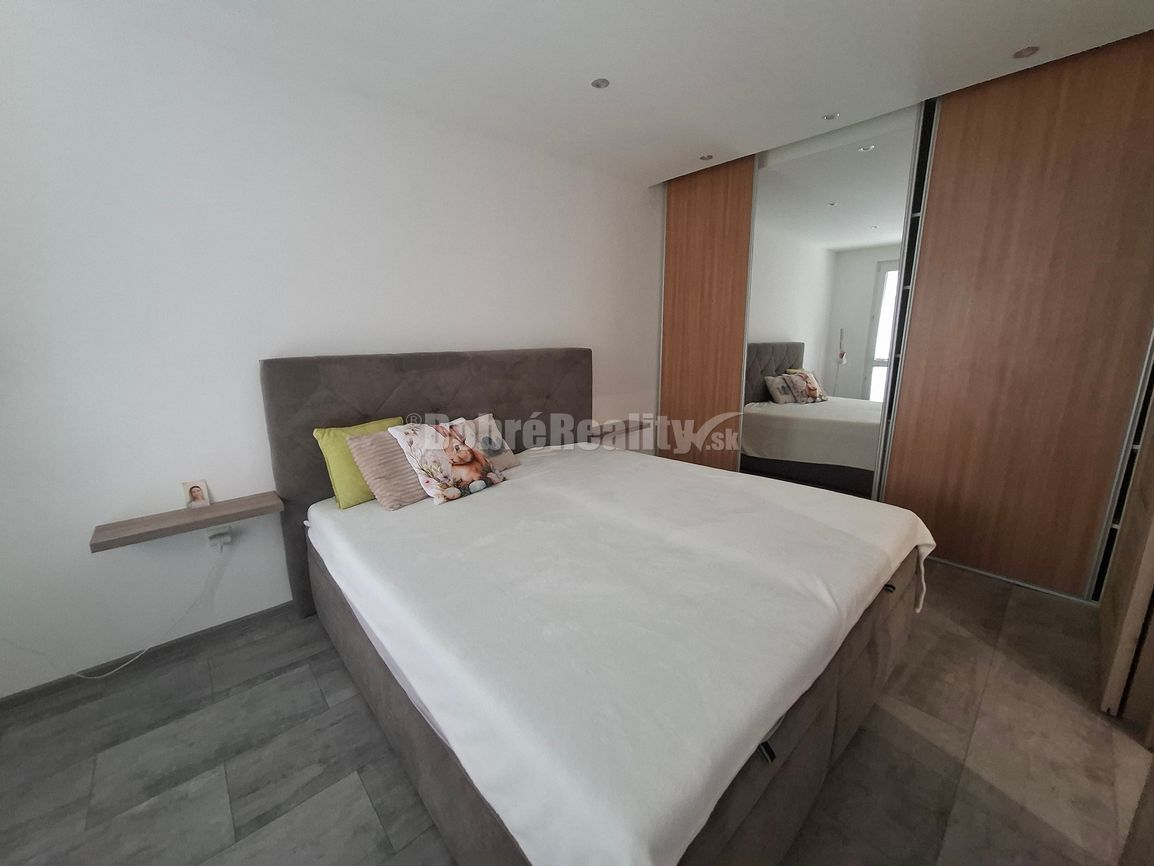 Krásny zariadeny 2izb byt na sidlisku Juh/Šoltesovej ul/ - 6